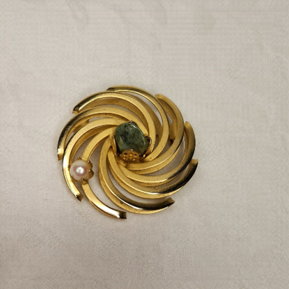 60s Jade Swirl Brooch